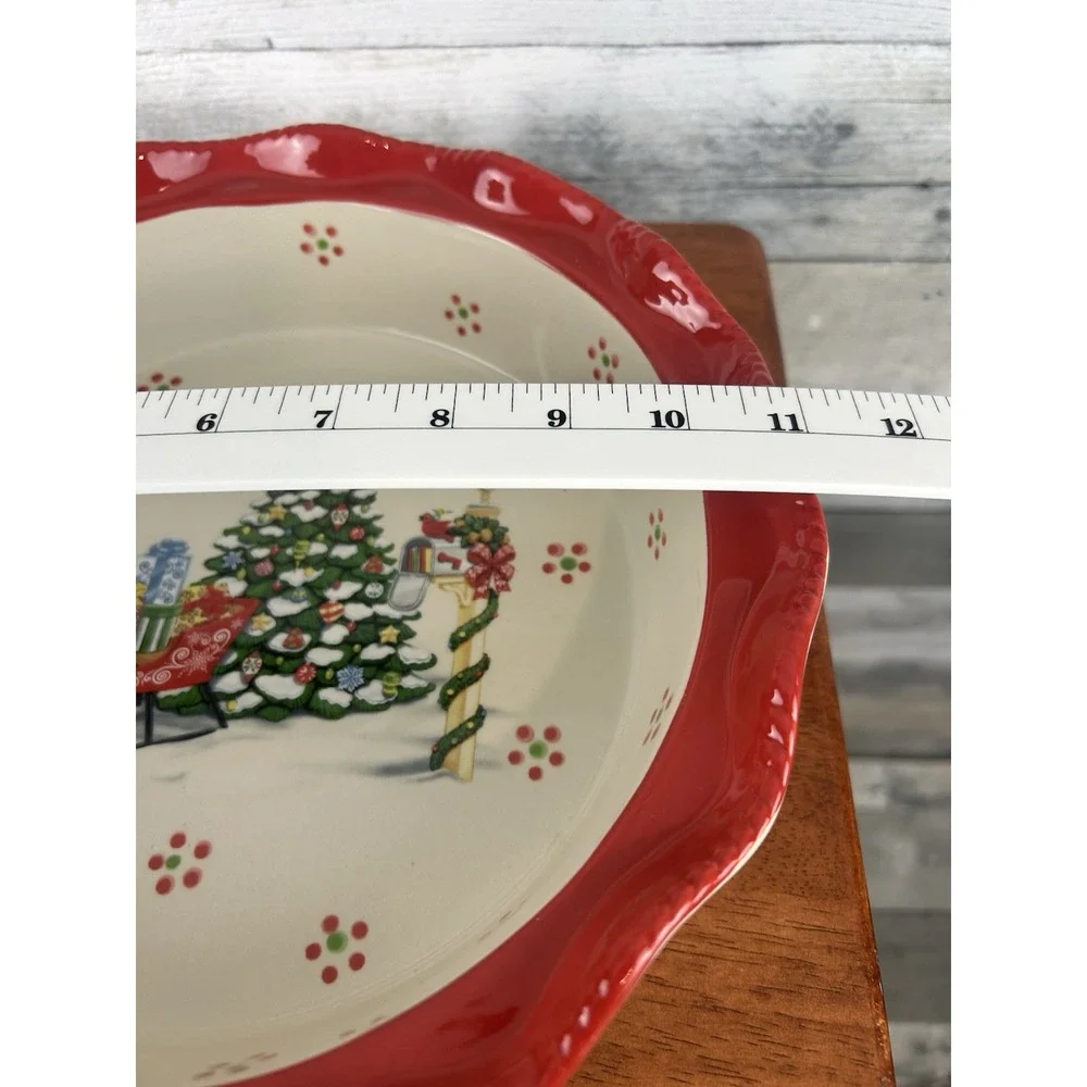 Temp-tations Figural Christmas Pie Dish with Wreath Lid Red Ceramic Baker
